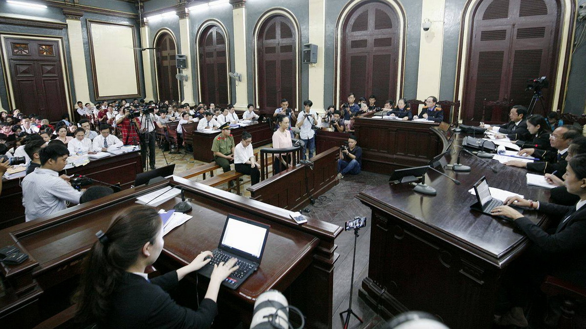 Phiên tòa xét xử hoa hậu Phương Nga với nhiều tình tiết mới trong lời khai của các bị cáo, nhân chứng - Ảnh: Hữu Khoa