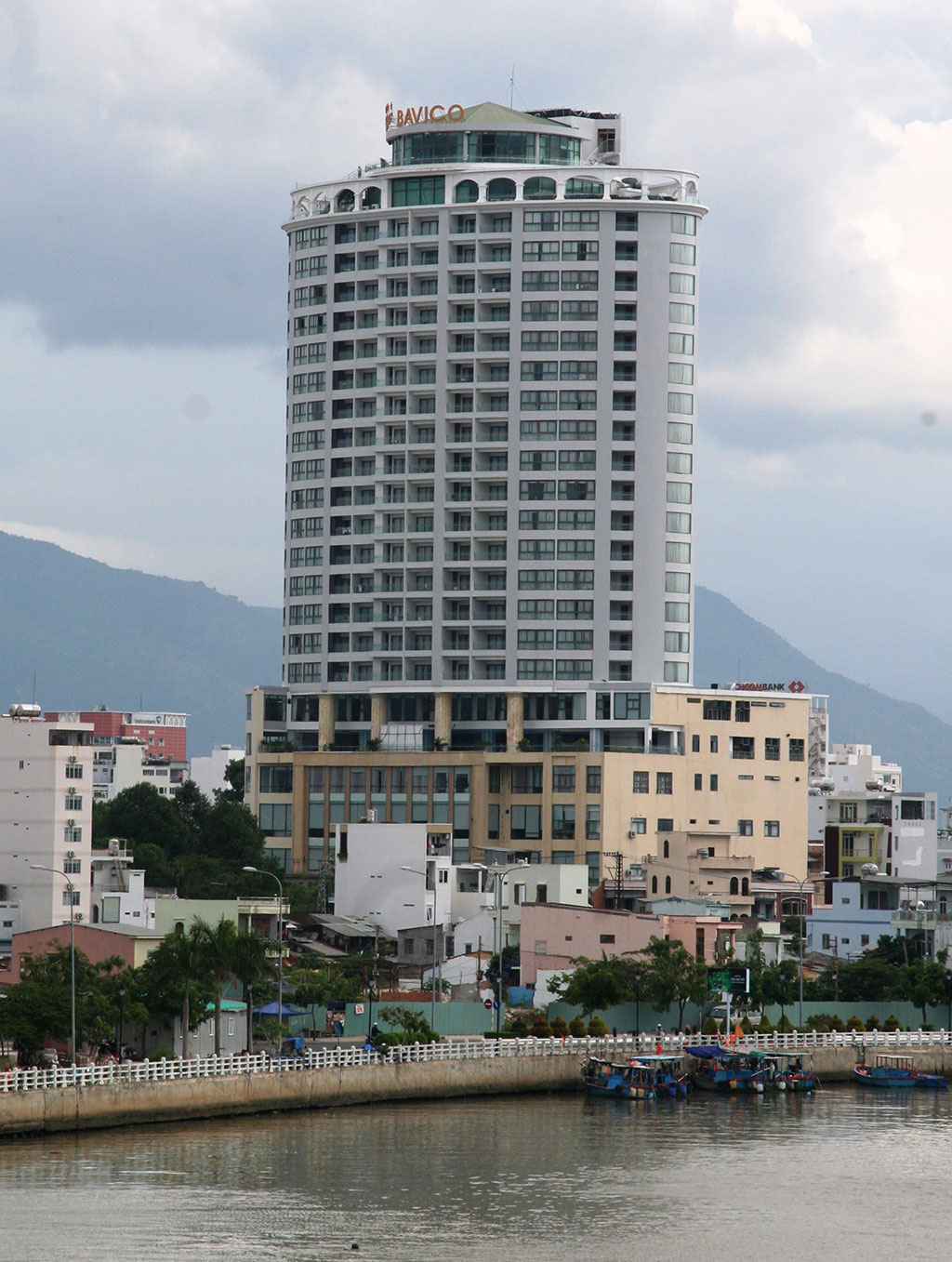 Khách sạn Bavico Nha Trang trên đất an ninh, quốc phòng tại số 2 Ngô Quyền, TP Nha Trang (Khánh Hòa) - Ảnh: PHAN SÔNG NGÂN