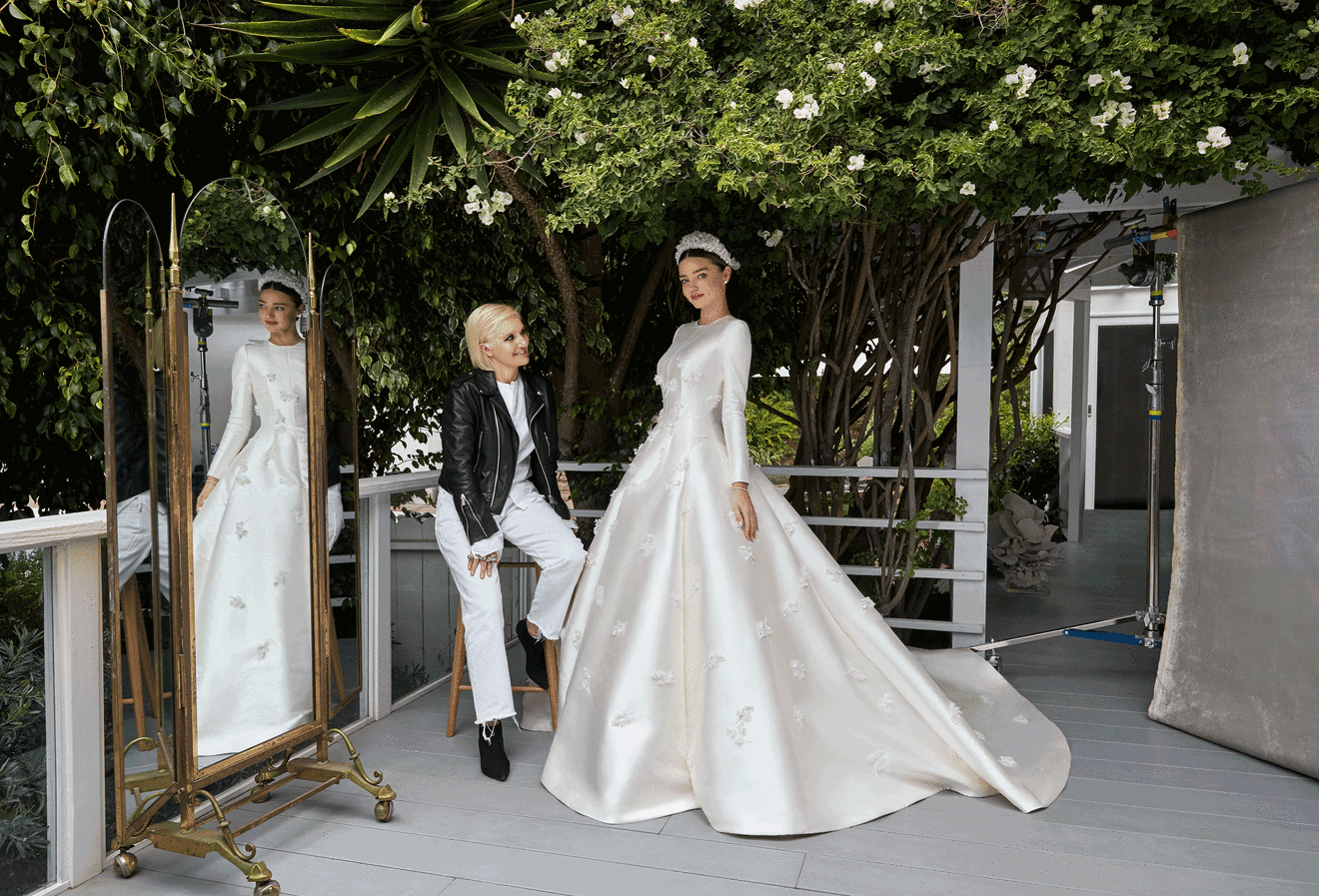 Miranda Kerr là một trong những người mẫu nổi tiếng thế giới, và việc chụp ảnh cưới của cô là một sự kiện được mong chờ. Những tấm ảnh cưới của Miranda Kerr luôn nhận được sự quan tâm và tán dương từ cộng đồng mạng. Hãy xem và cảm nhận sự tinh tế và đẹp đẽ của bộ ảnh này.