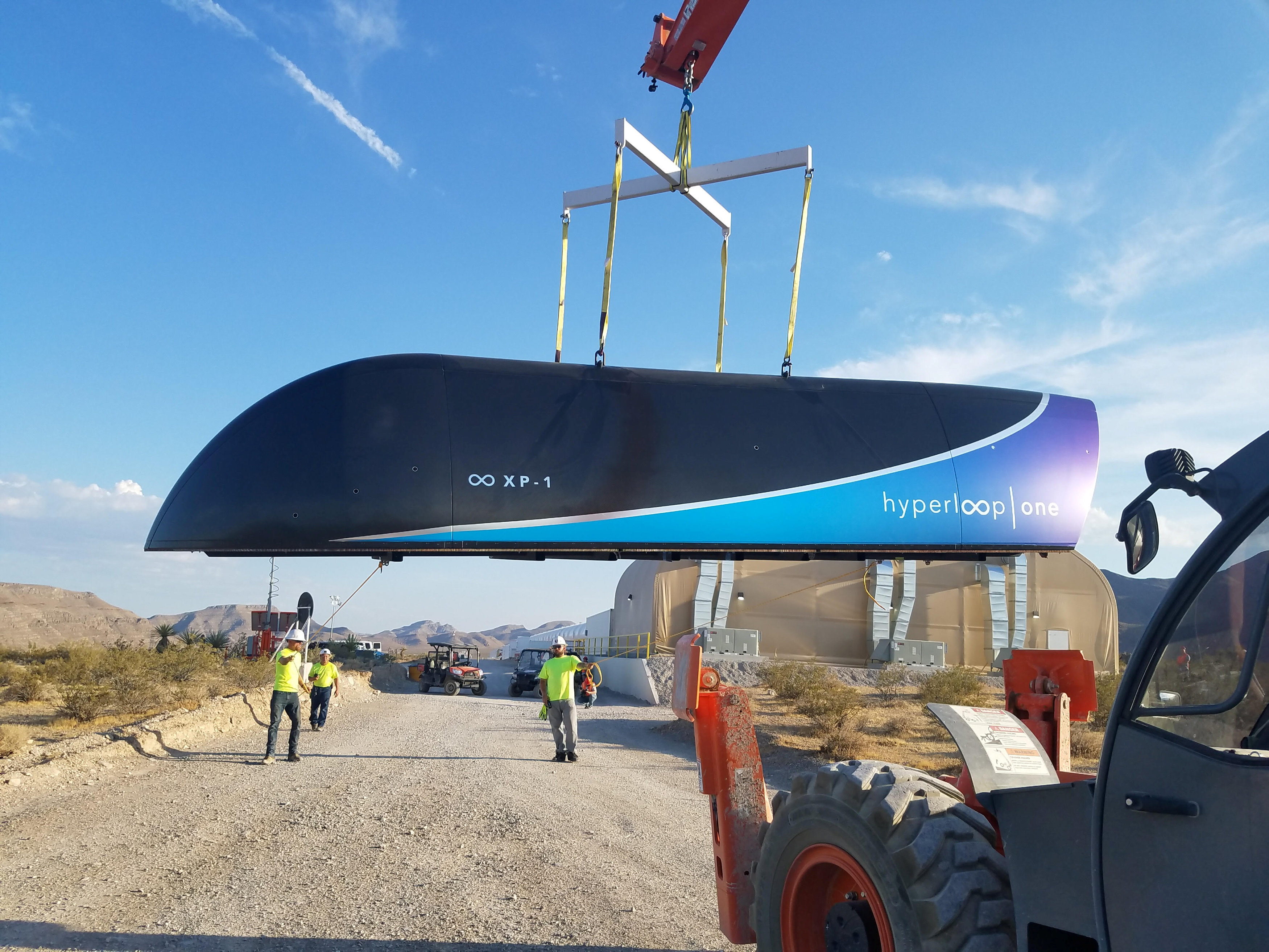 Mẫu tàu Hyperloop được thử nghiệm ở sa mạc Nevada hồi 5-2017 - Ảnh: Reuters