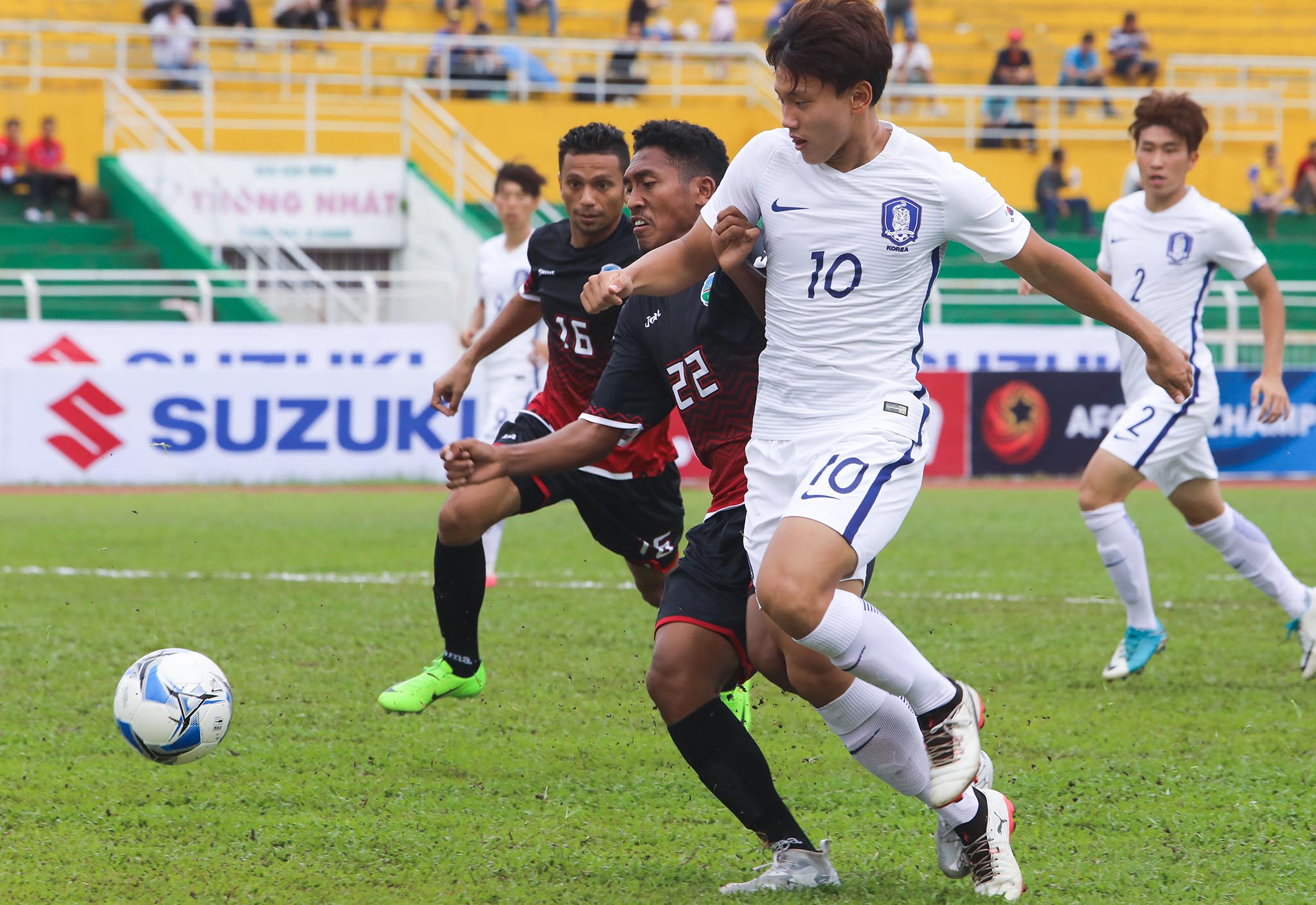 U-22 Hàn Quốc (phải) trong trận gặp Đông Timor. Ảnh: S.H