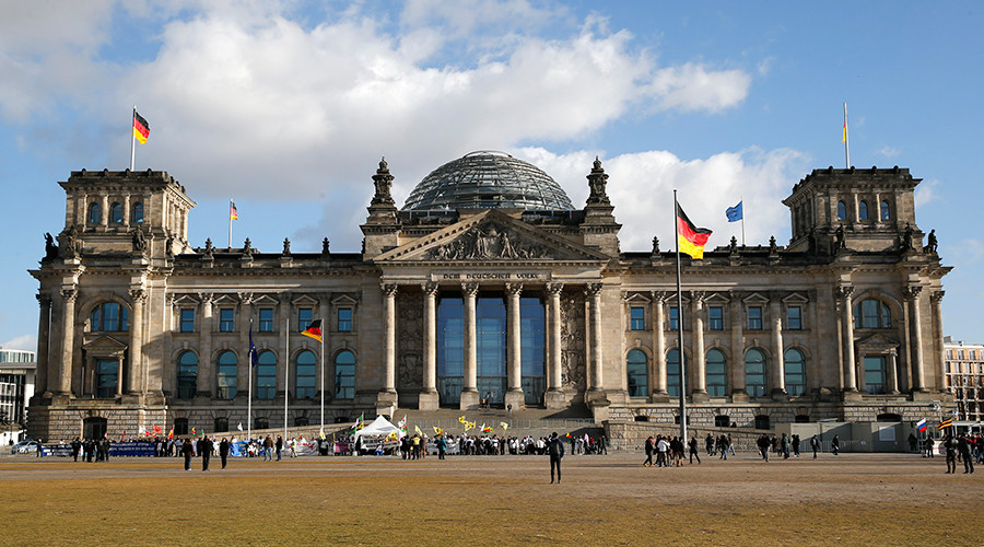 Toà nhà Quốc hội Đức Reichstag tại thủ đô Berlin - Ảnh: Reuters