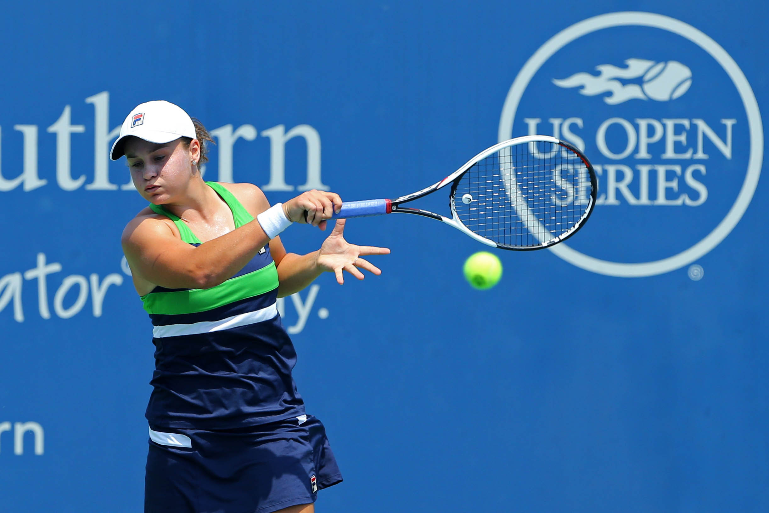 Barty - tay vợt phải tham gia Cincinnati Open từ vòng loại gây sốc khi hạ Venus. Ảnh: REUTERS