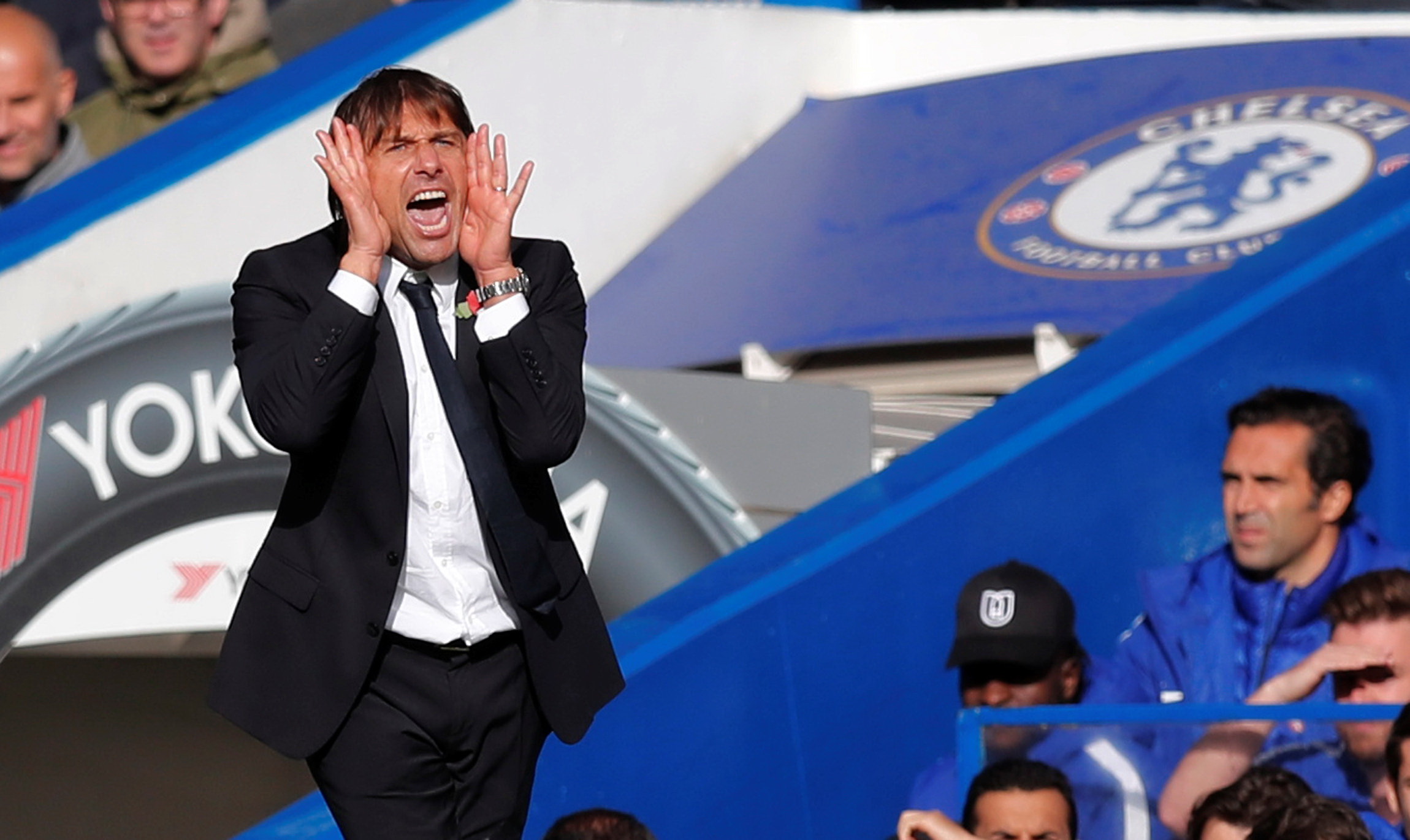 HLV Conte còn nhiều việc phải làm để đưa Chelsea trở lại. Ảnh: REUTERS