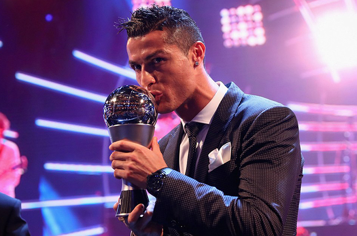 Ronaldo và danh hiệu Cầu thủ hay nhất FIFA năm 2017. Ảnh: GETTY IMAGES
