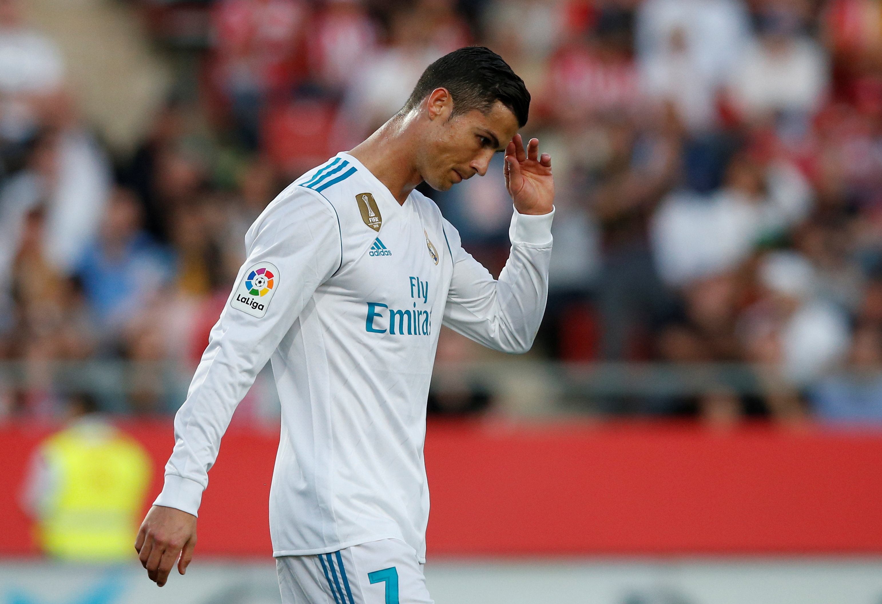 Nỗi thất vọng của Ronaldo sau khi R.M đề thua Girona. Ảnh: REUTERS