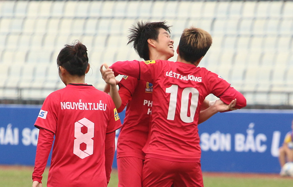 Cầu thủ Phong Phú Hà Nam ăn mừng bàn thắng trước Thái Nguyên. Ảnh: TÚ ANH