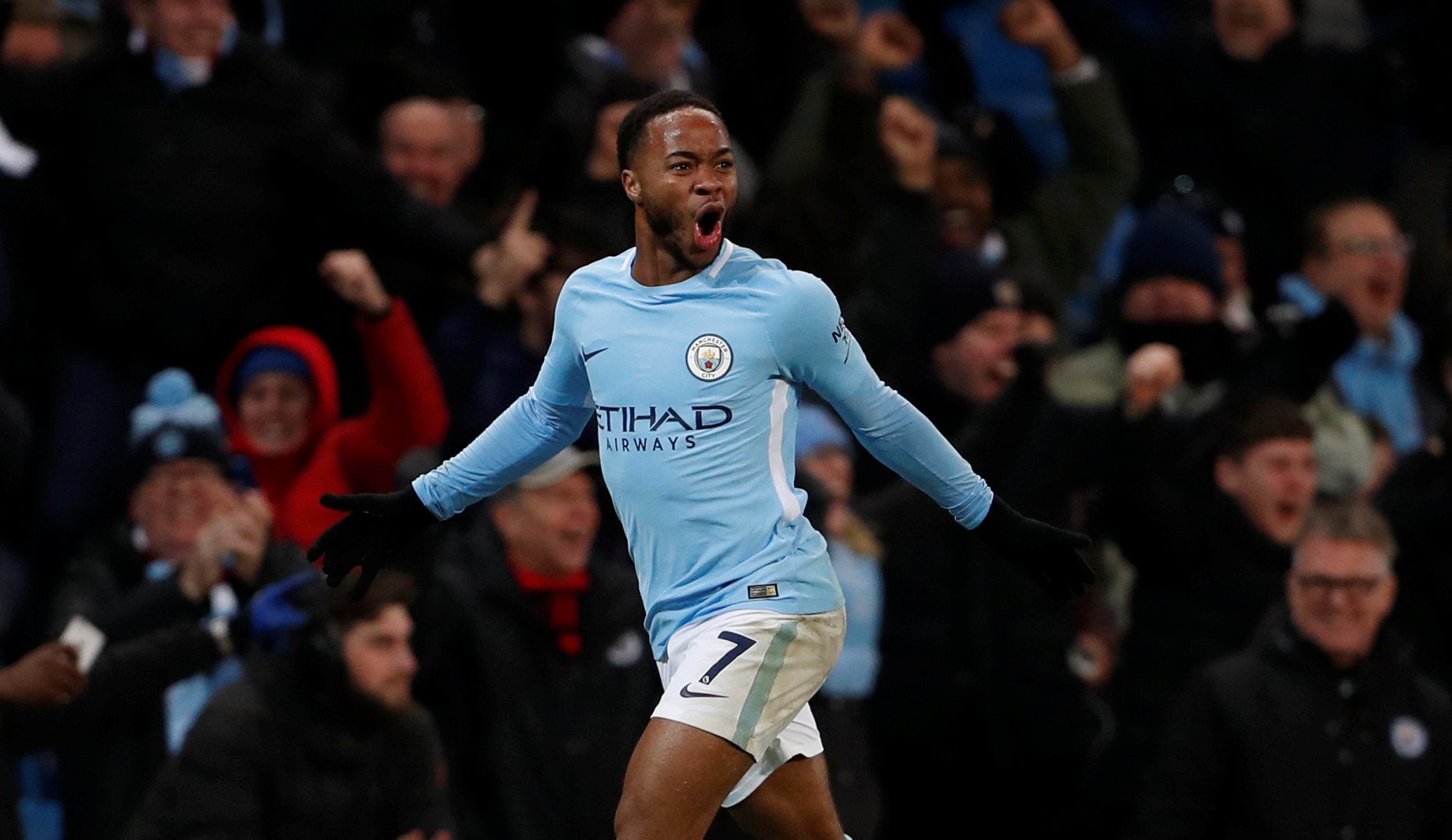 Sterling ăn mừng bàn thắng trong màu áo Man City. Ảnh: REUTERS