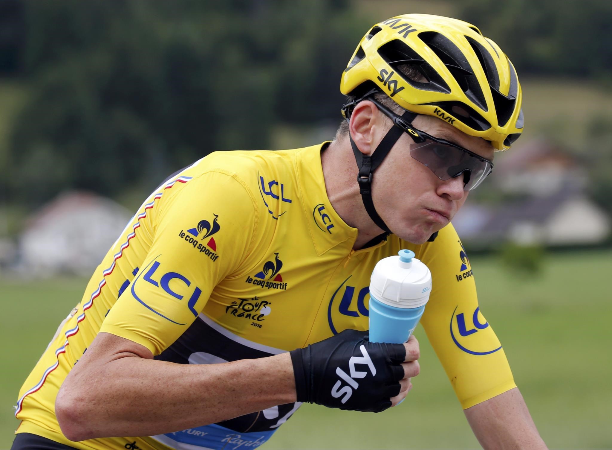 Froome luôn bị nghi ngờ đã sử dụng doping ở Tour de France. Ảnh: TELEGRAPH