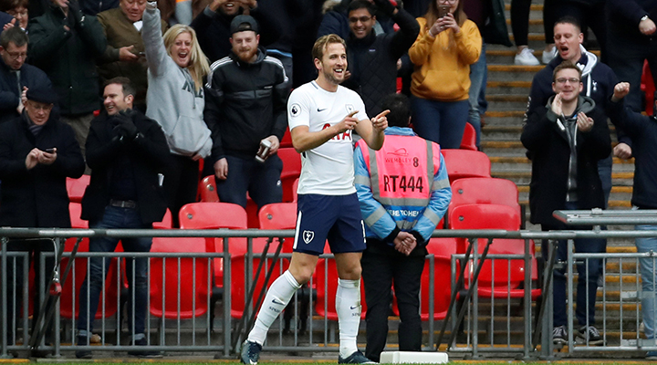 Kane ăn mừng sau khi hoàn tất cú hat-trick vào lưới Southampton. Ảnh: REUTERS