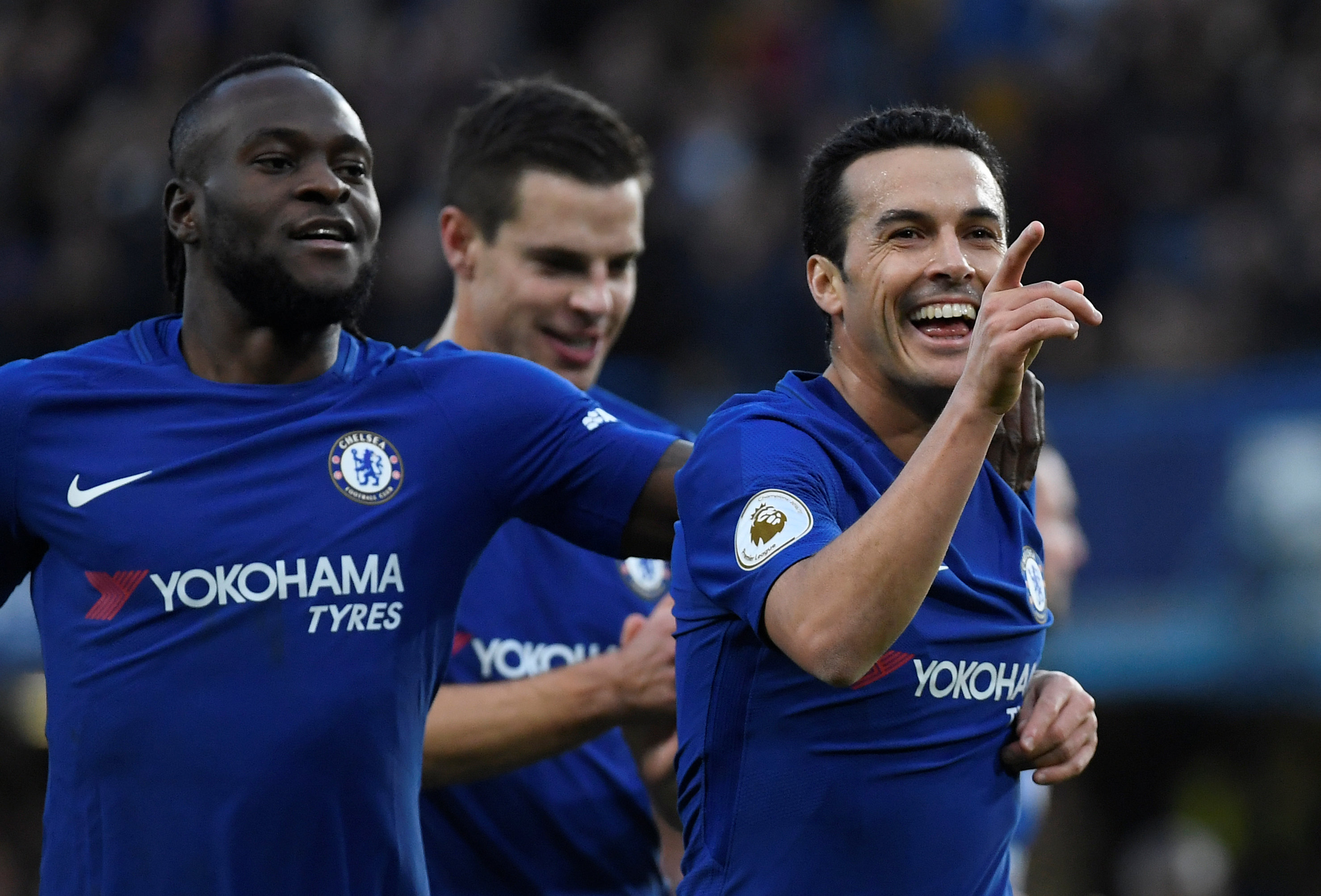 Pedro ăn mừng bàn nâng tỉ số lên 3-0 cho Chelsea. Ảnh: REUTERS