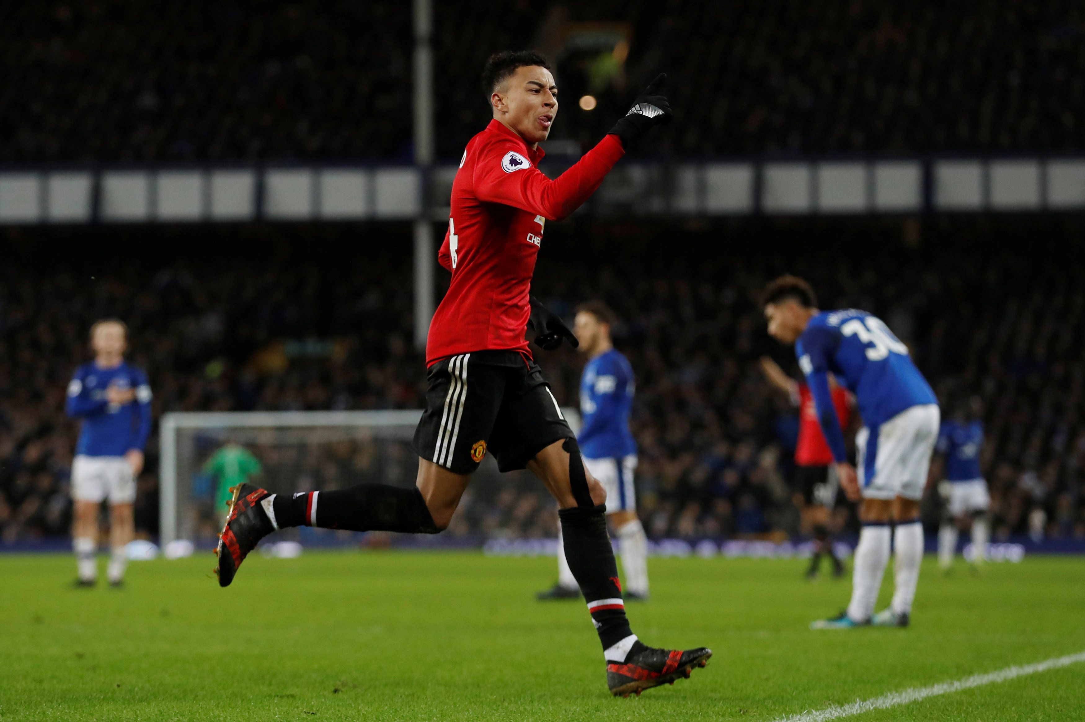 Niềm vui của Lingard sau khi nâng tỉ số lên 2-0 cho M.U. Ảnh: REUTERS