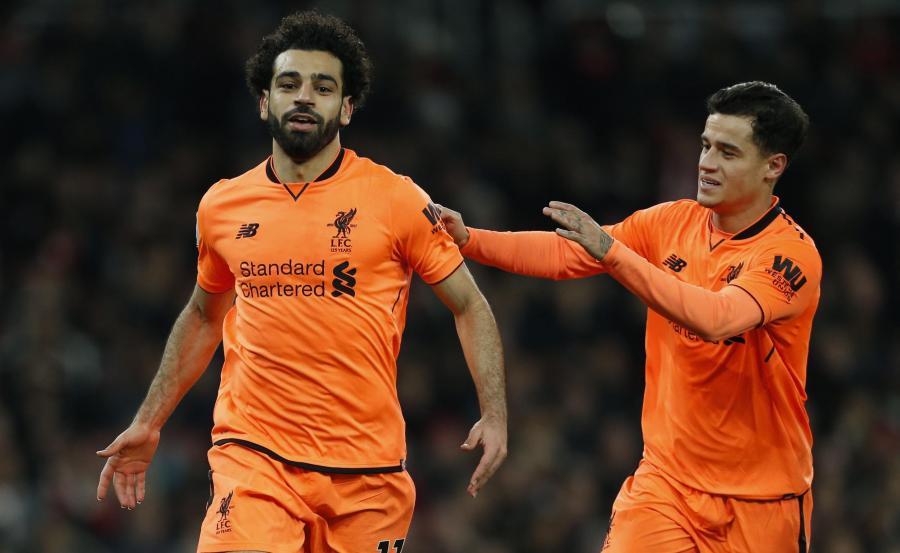 Liverpool đang lo lắng cho chấn thương của Salah (trái) và Coutinho. Ảnh: GETTY IMAGES