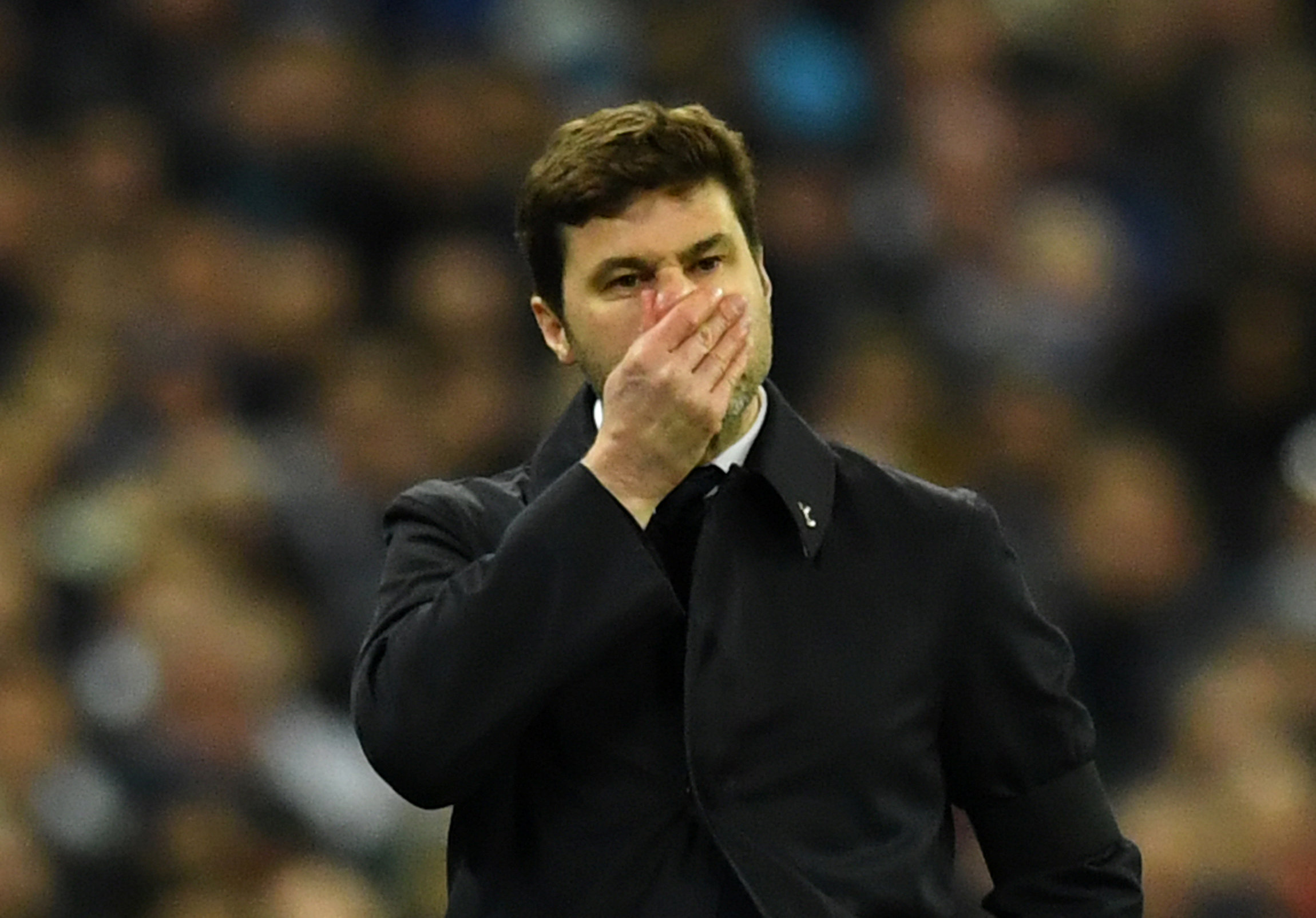 Vẻ mặt thất vọng của HLV Mauricio Pochettino sau khi Tottenham bị loại khỏi Champions League. Ảnh: REUTERS