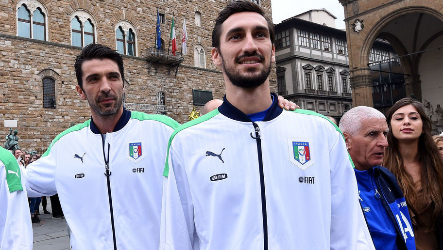 Buffon (trái) và hậu vệ Davide Astori thời gian còn khoác áo tuyển Ý. Ảnh: GETTY IMAGES