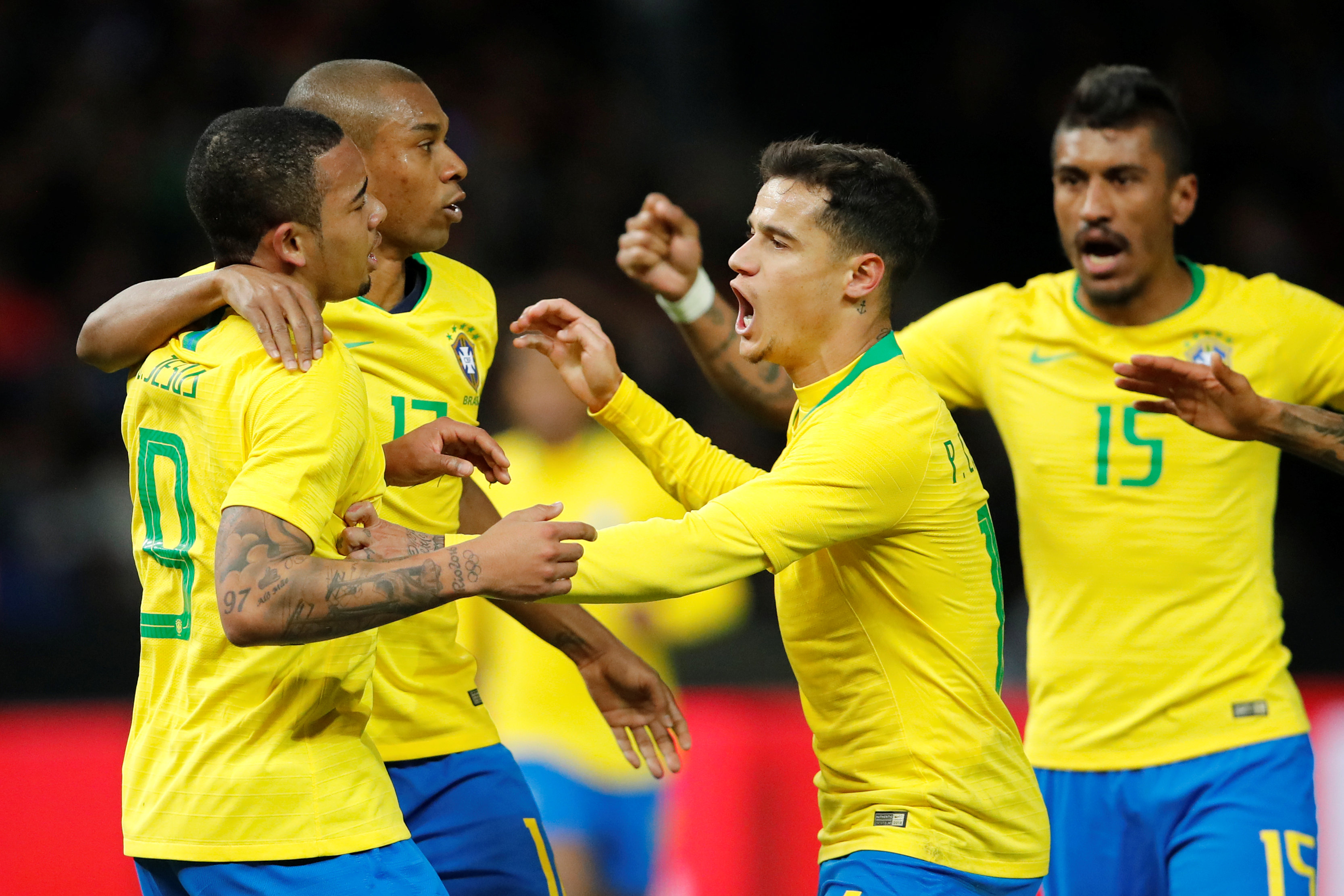 Niềm vui của các cầu thủ Brazil sau khi ghi bàn vào lưới Đức. Ảnh: REUTERS