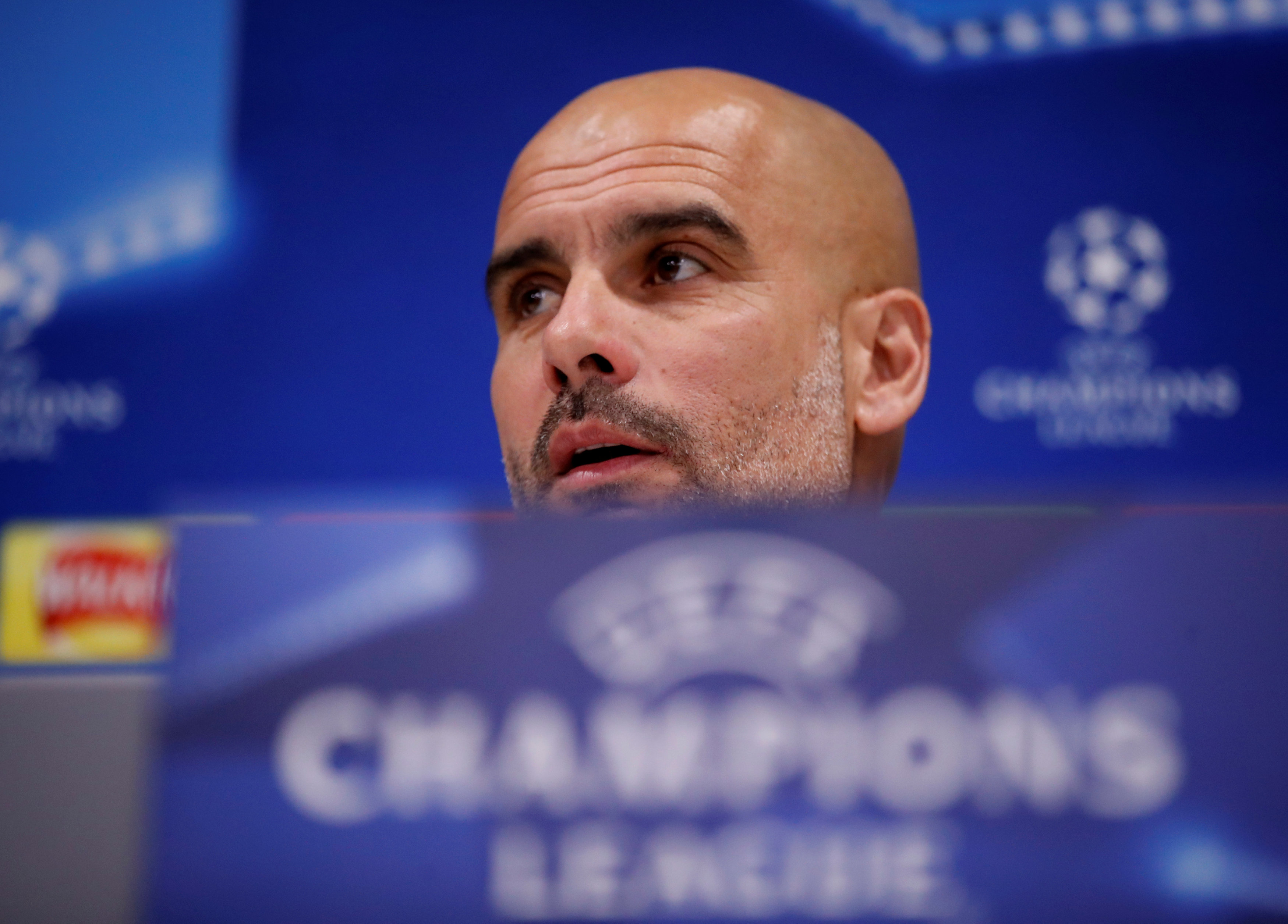 HLV Guardiola trong cuộc họp báo trước trận đấu. Ảnh: REUTERS