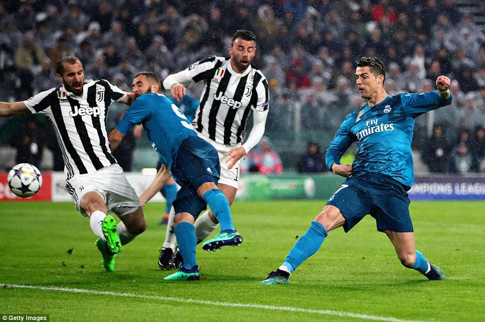 Pha đệm bóng mở tỉ số cho R.M của Ronaldo. Ảnh: GETTY IMAGES