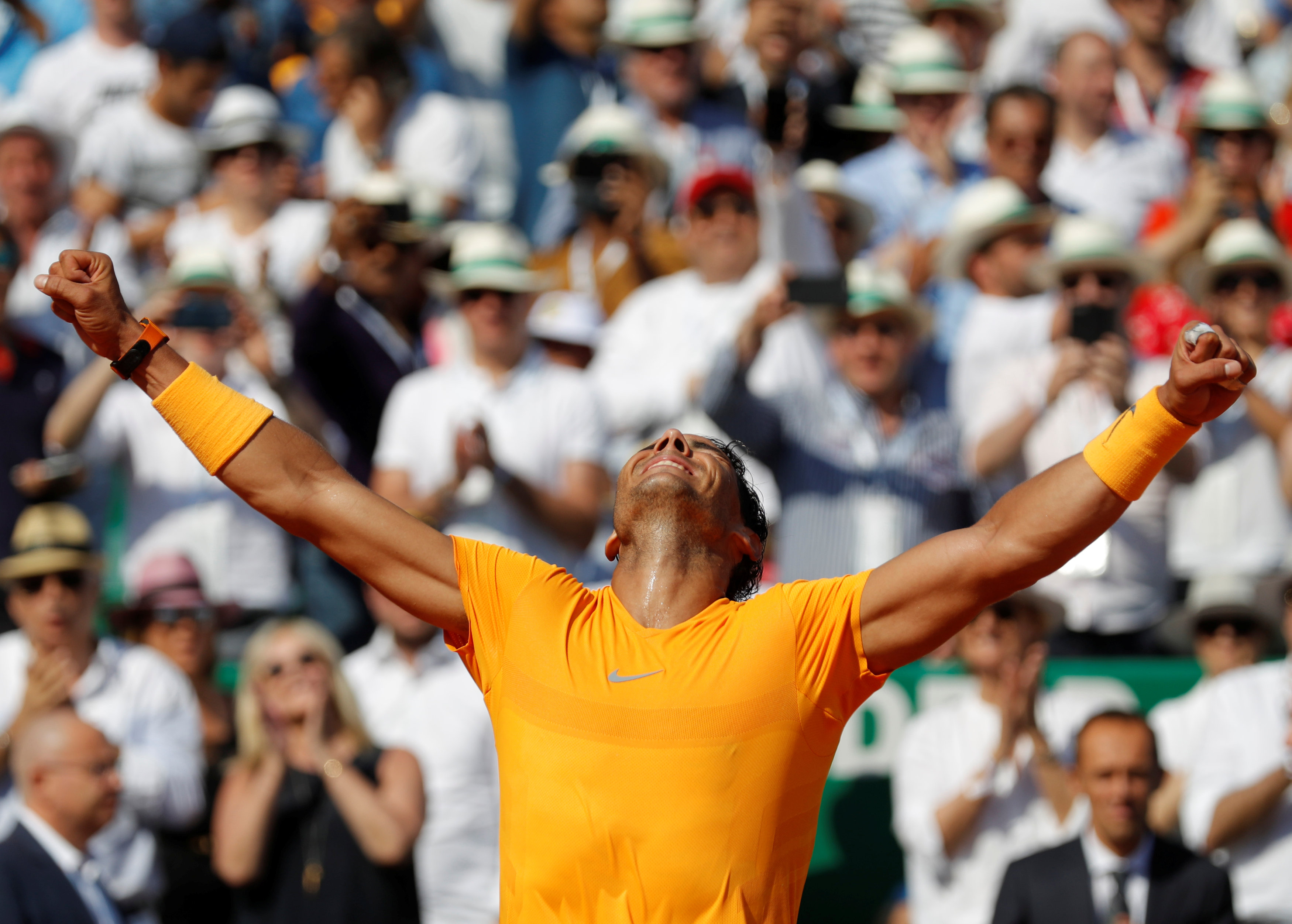 Nadal ăn mừng chiến thắng trước Nishikori. Ảnh: REUTERS