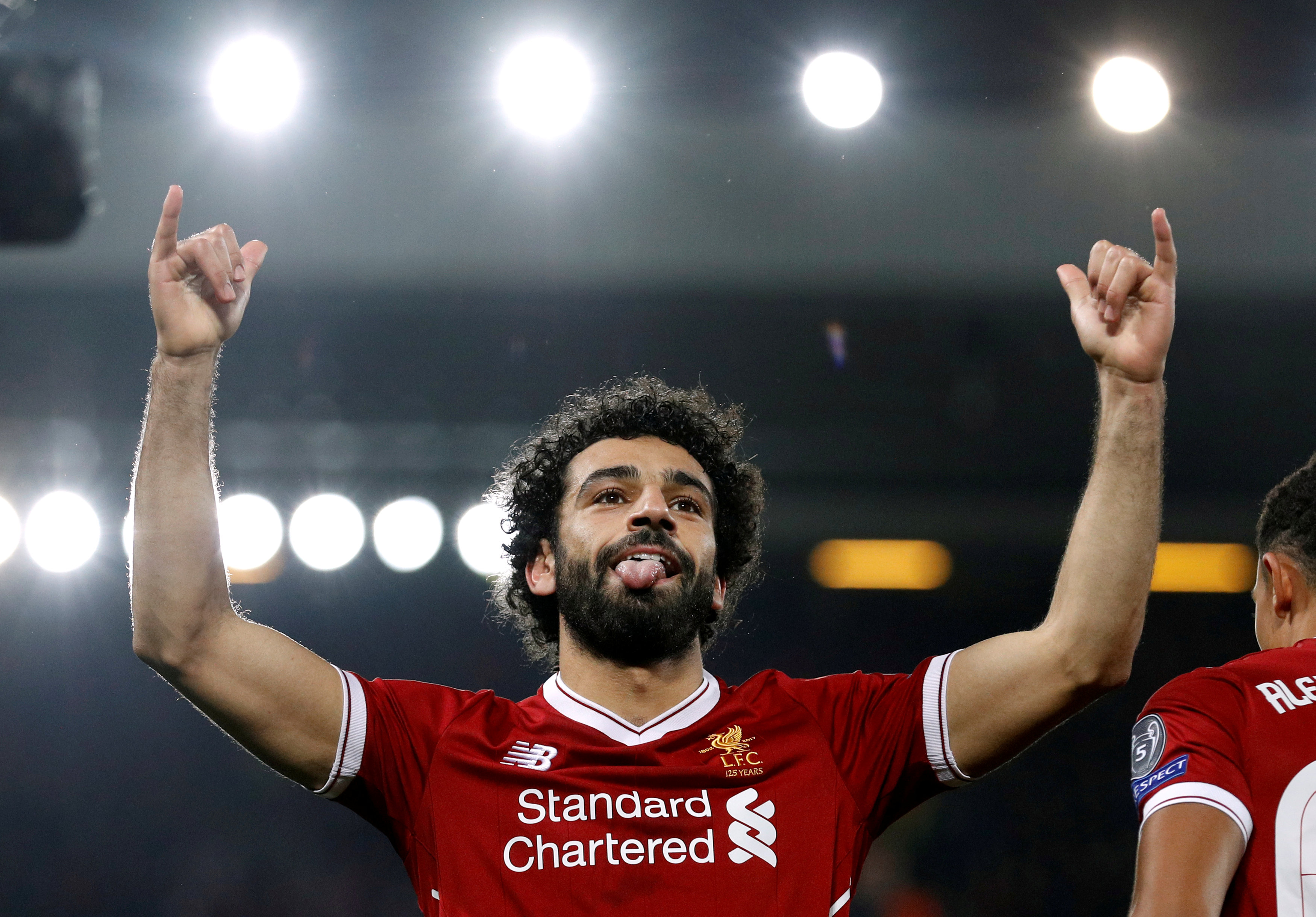 Salah được Hiệp hội nhà báo thể thao Anh bầu chọn là cầu thủ xuất sắc nhất năm. Ảnh: REUTERS
