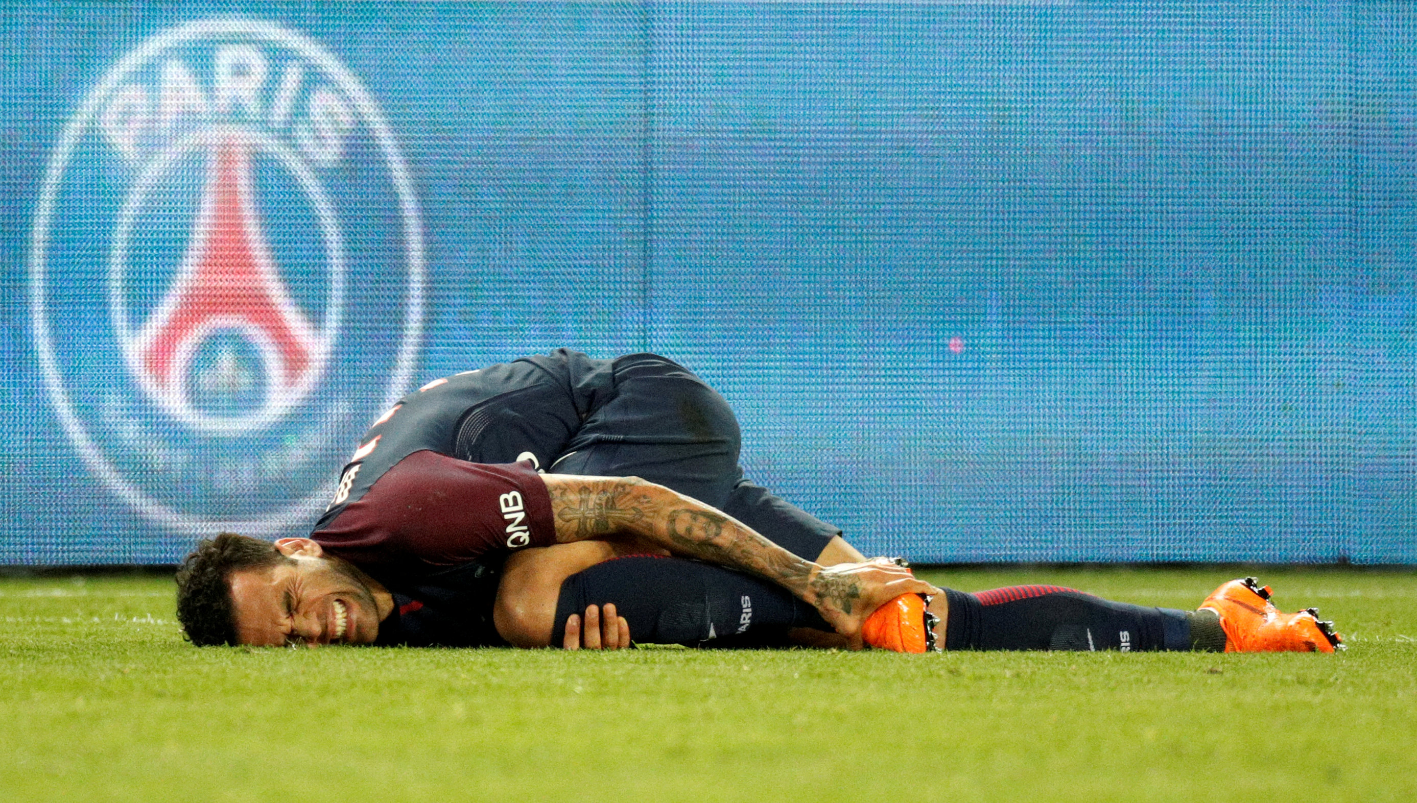 Alves vắng mặt tại World Cup 2018 vì chấn thương. Ảnh: REUTERS